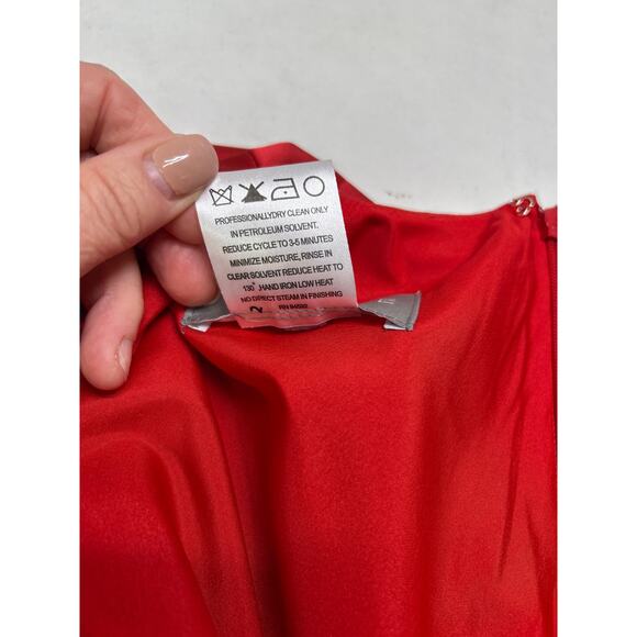 Amsale Fluid satin plunge V-neck twisted front dress in Lipstick Red Sz 10 NWOT - Picture 10 of 14
